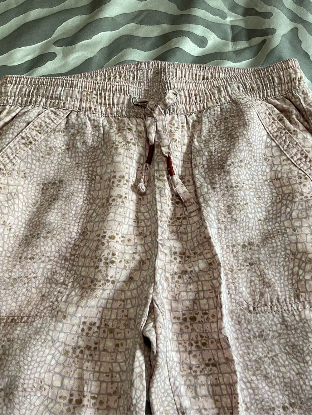 Anthropologie woman’s pinkCroc-Print Drawstring pants